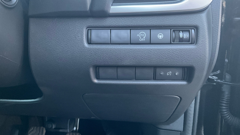 Nissan Qashqai 1.3 DiG-T MH N-Connecta 5dr Petrol Hatchback